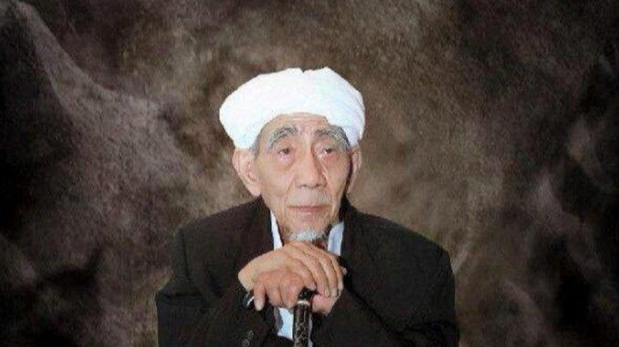 KH Maimoen Zubair atau Mbah Moen