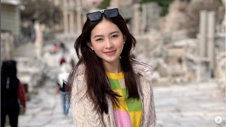 Kalau Boleh Jujur, Natasha Wilona yang Lihat Verrell Bramasta Makin Lengket dengan Fuji itu...
            - galeri foto
