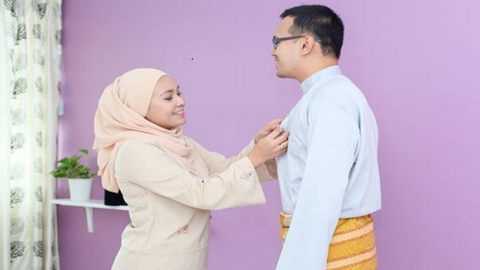 Wanita Lain Terlihat Lebih Menarik Ketimbang Istri Sendiri? Ustaz ini Ungkap Alasannya Ternyata...
            - galeri foto