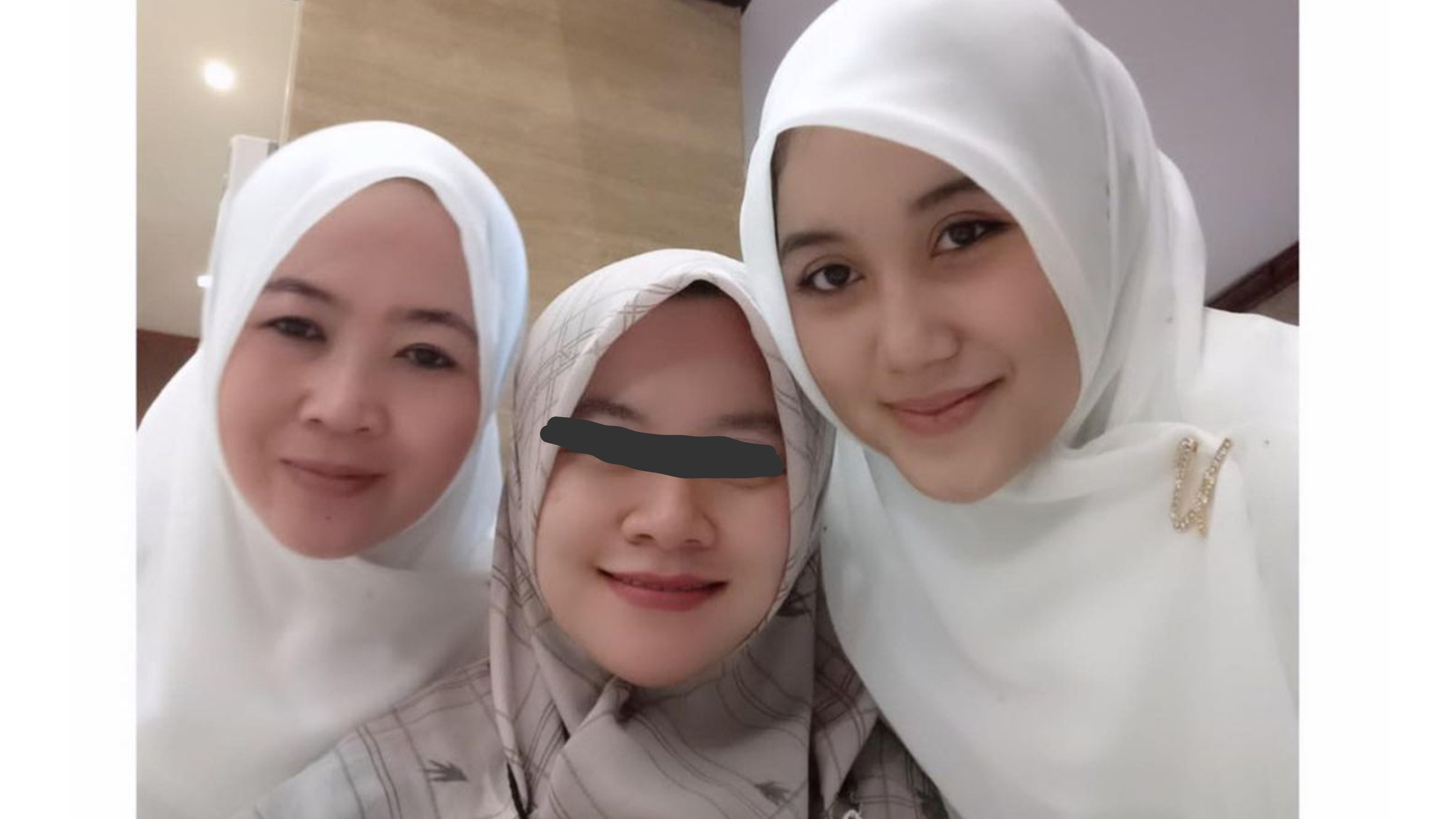 Foto Lutfiana Ulfa bersama istri pertama Syekh Puji