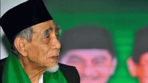 KH Maimoen Zubair atau yang akrab disapa Mbah Moen