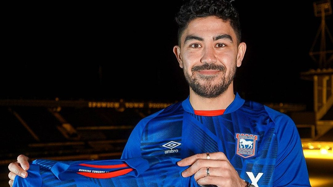 Massimo Luongo gelandang Ipswich Town