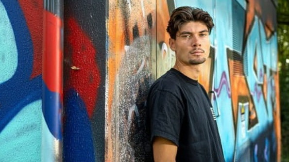 Lolos Syarat FIFA, Striker 70 Gol di Eropa Berdarah Jawa Ini Bisa Jadi Opsi Naturalisasi Buat Bela Timnas Indonesia
            - galeri foto