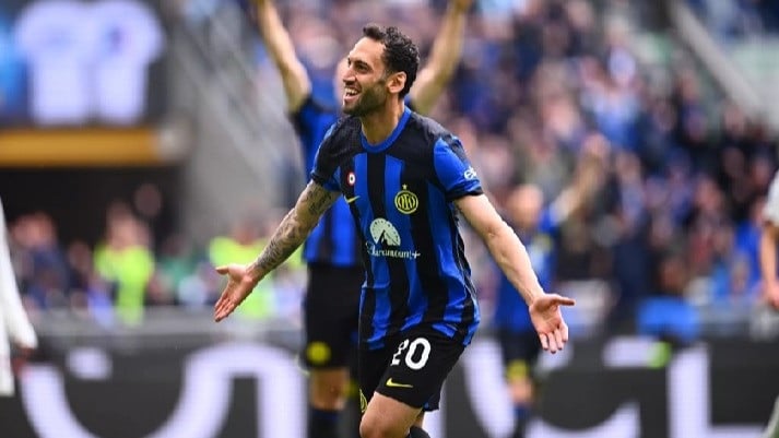 Selebrasi Pemain Inter Milan, Hakan Calhanoglu