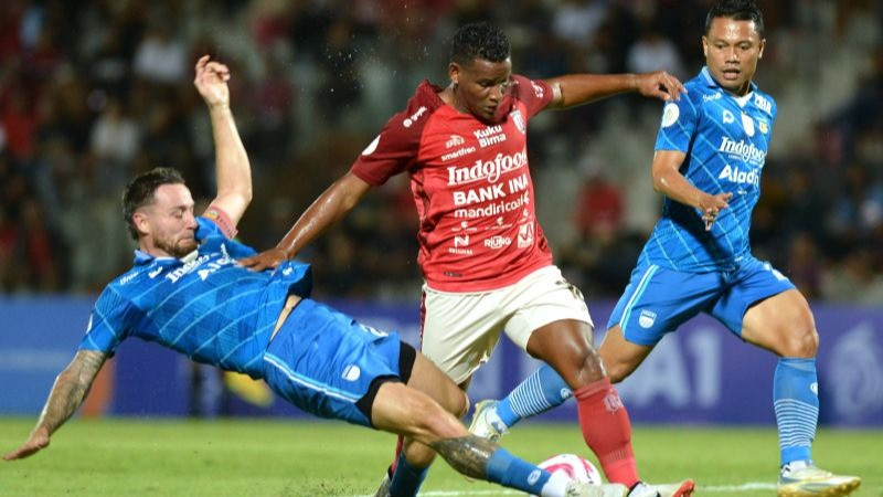 Para Pemain Persib Bandung akan ‘Mandi Uang’ usai Rengkuh Gelar Liga 1 2024-2025, LIB Beri Hadiah Segini
            - galeri foto