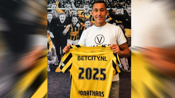 Miliano Jonathans Buka-bukaan Soal Peluang Naturalisasi Dirinya, Penyerang Vitesse Ini Bilang Kalau Timnas Indonesia..
            - galeri foto