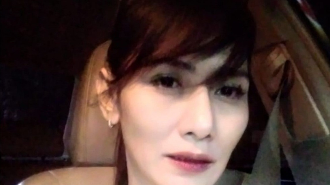 Sudah Tak Malu-malu Lagi, Wenny Ariani Umbar Aib Masa Lalu soal Hamil di Luar Nikah dan Ngaku Melahirkan Anak dari Rezky Aditya: Aku Kebablasan...
            - galeri foto