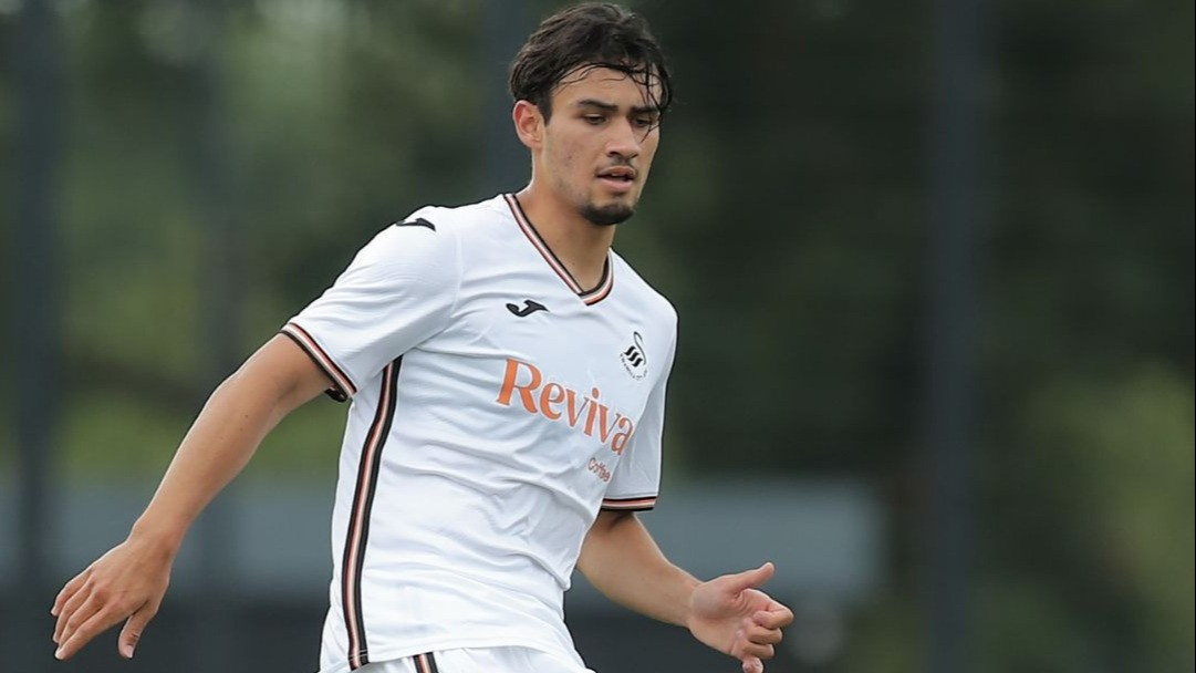 Nathan Tjoe-A-On bisa debut untuk Swansea City