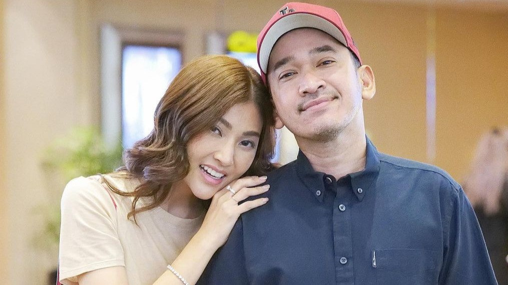 Makin Terang-terangan dengan Desy Ratnasari, Padahal Dulu Ruben Onsu sampai Rela Lakukan Hal ini Demi Sarwendah: sampai 4 Kali...
            - galeri foto
