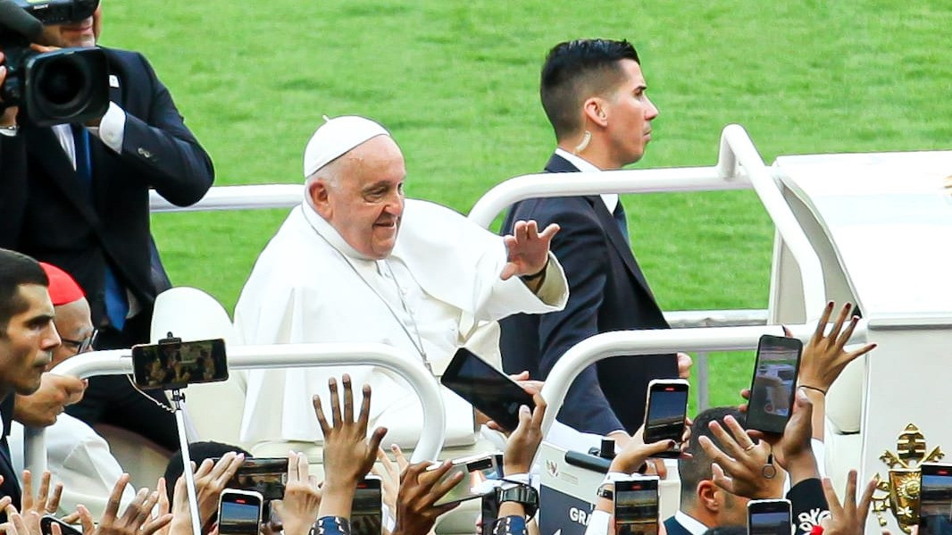 Karena Punya Jiwa Kemanusiaan yang Tinggi, Ketum PBNU: NU Lanjutkan Semangat Ditinggalkan Paus Fransiskus
            - galeri foto
