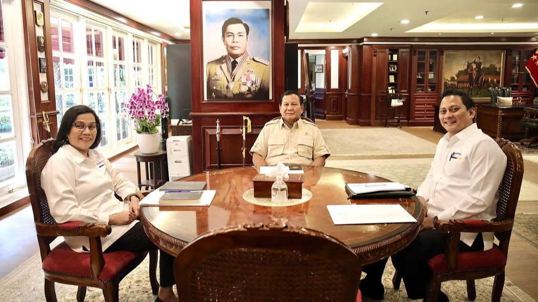 Sri Mulyani Menteri bertemu dengan Presiden Terpilih Prabowo Subianto ditemani dengan keponakan Presiden Terpilih, Prabowo Subiantio.