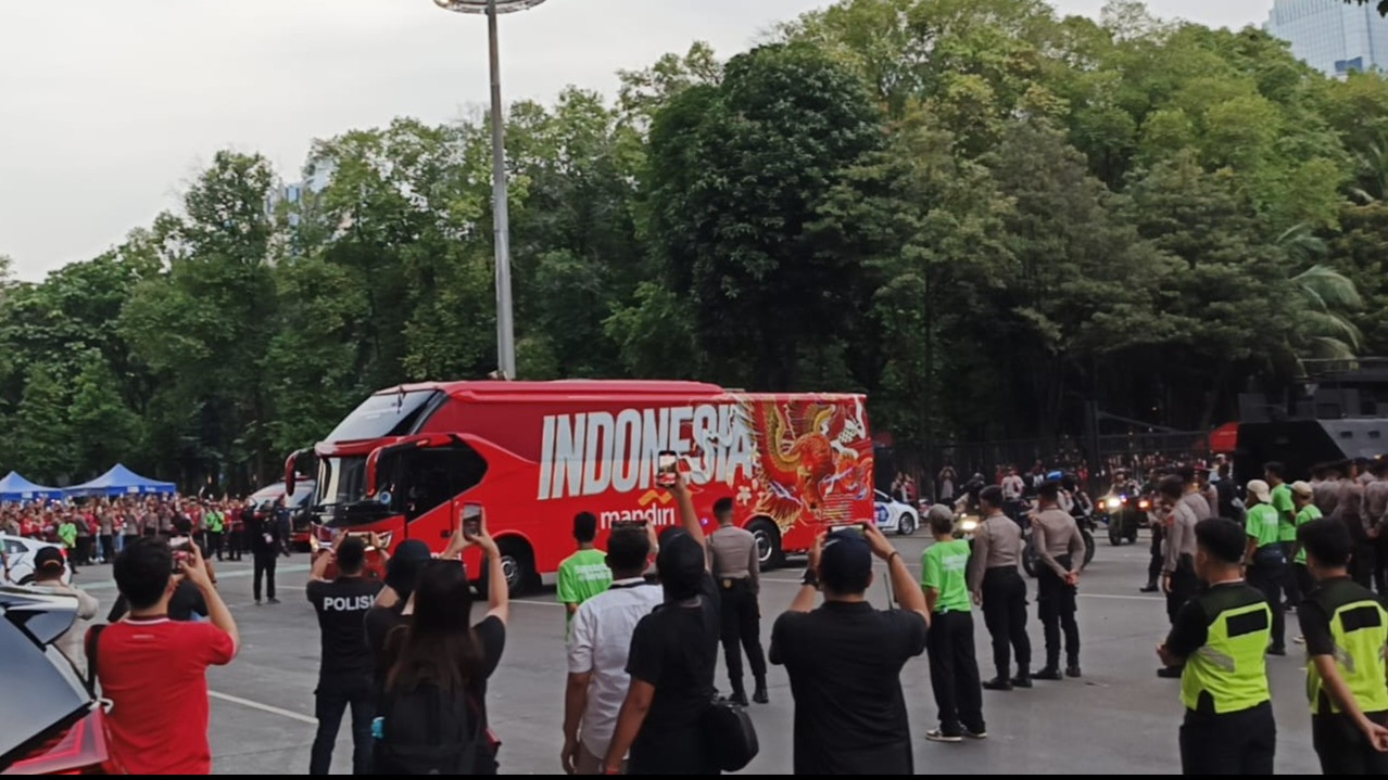 Bus Timnas Indonesia Tiba di Stadion GBK