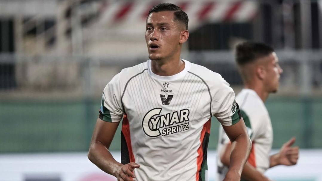 Bek Timnas Indonesia Jay Idzes Saat Memperkuat Venezia FC