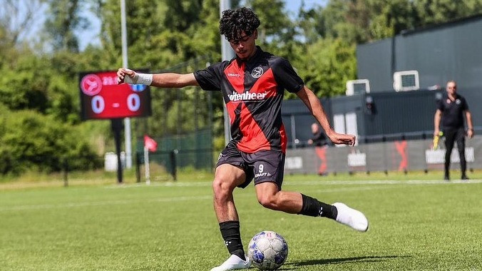 Pemain Keturunan Indonesia di Almere City, Ziggy Van Handenhove