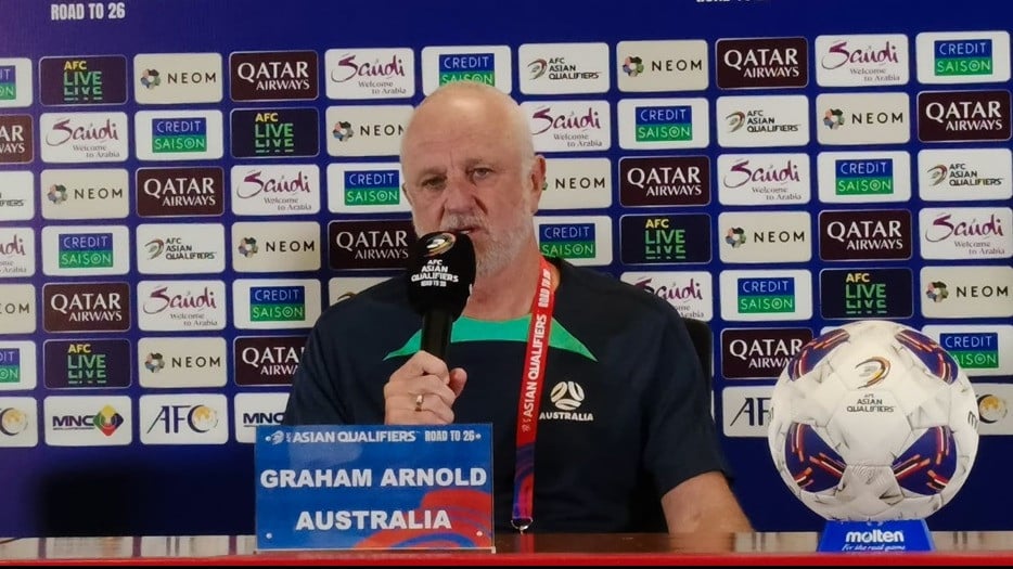 Graham Arnold meninggalkan posisinya sebagai pelatih Australia