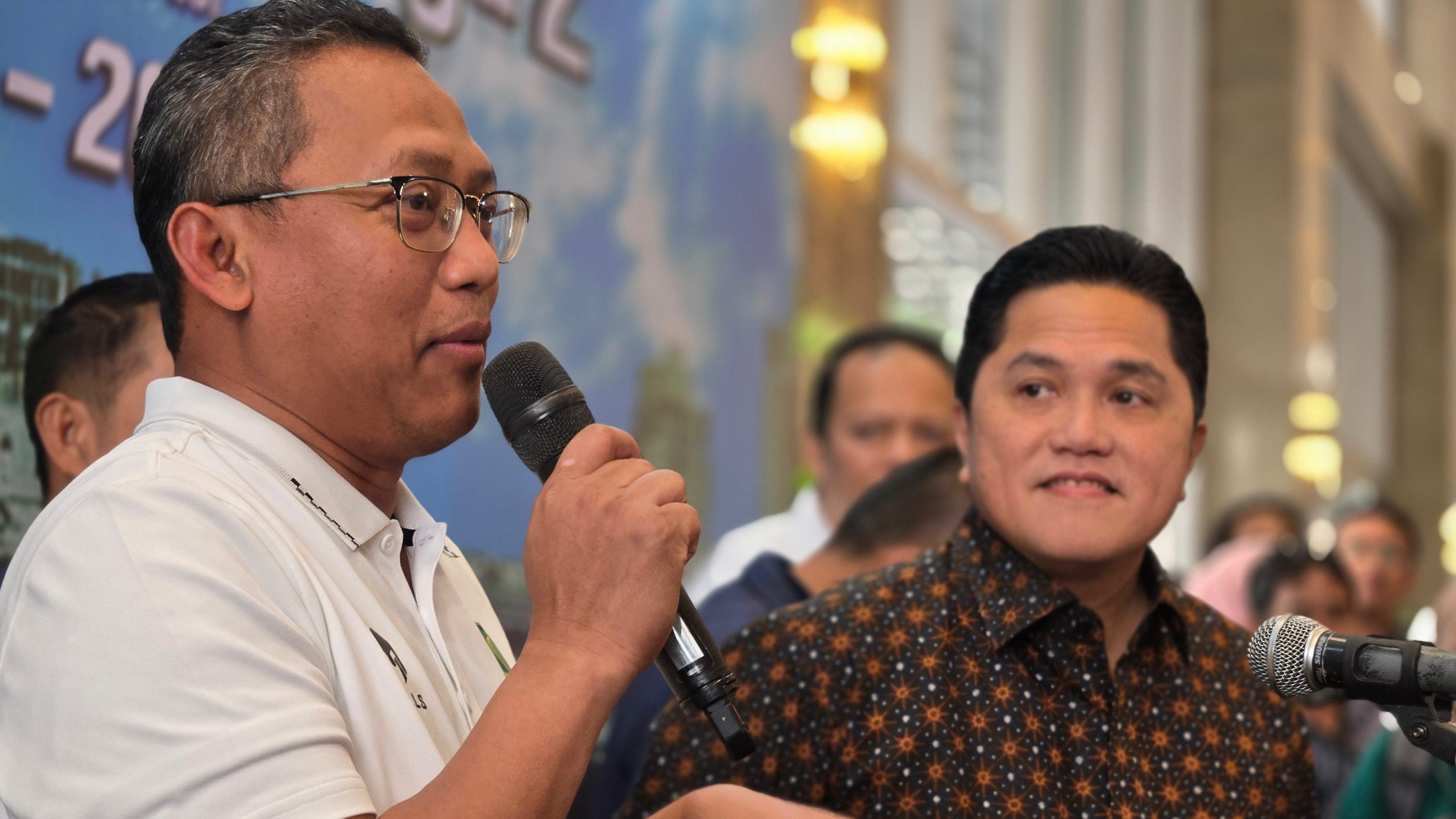 Direktur Utama PT Pegadaian, Damar Latri Setiawan, dan Ketua Umum PSSI Erick Thohir