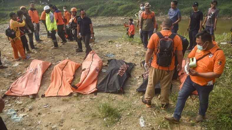 Propam Periksa 9 Anggota Tim Patroli Presisi, Buntut Tewasnya 7 Remaja di Kali Bekasi
            - galeri foto