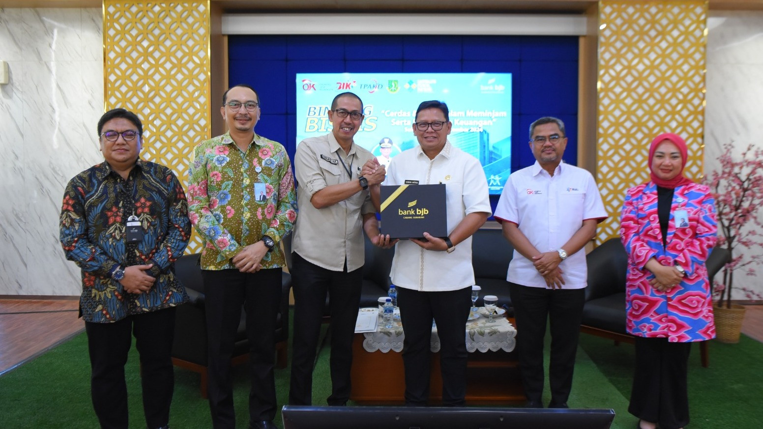 Bersama Pemkot Sukabumi, bank bjb dan OJK Tingkatkan Edukasi Keuangan UMKM agar Lebih Cerdas Kelola Keuangan.