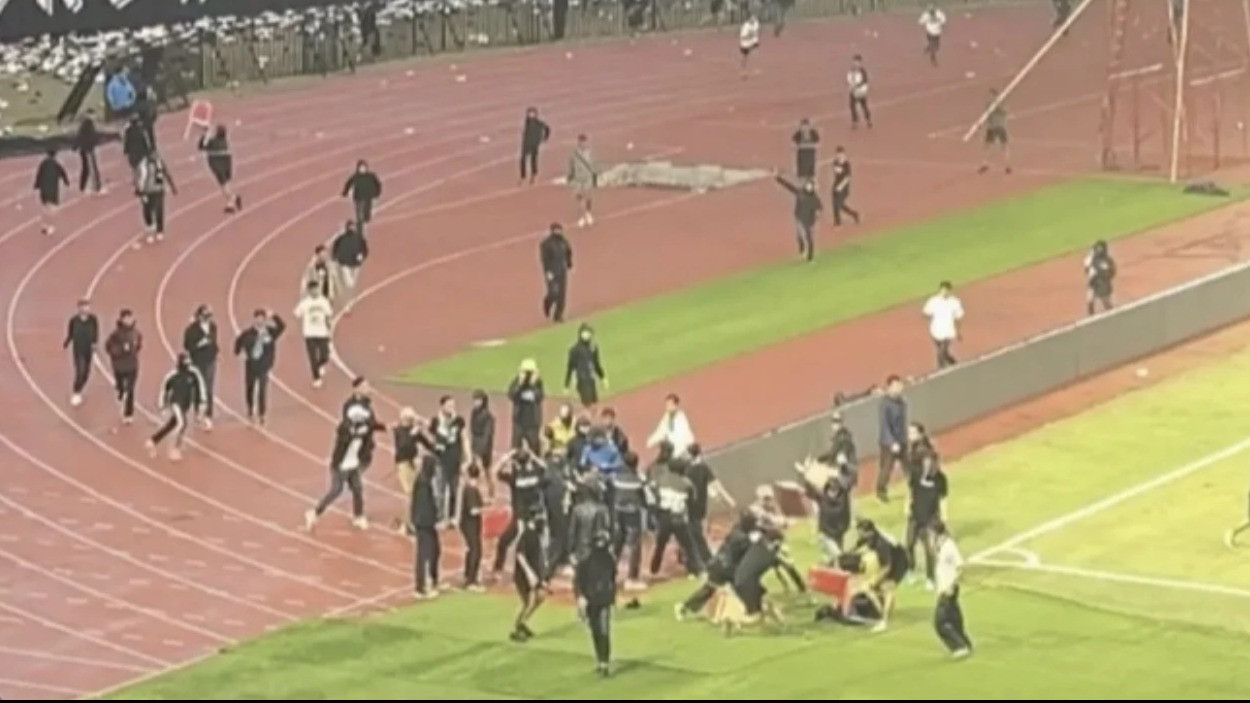 Bobotoh Diduga Keroyok Steward saat Persib Vs Persija, Polisi Sudah Bergerak.