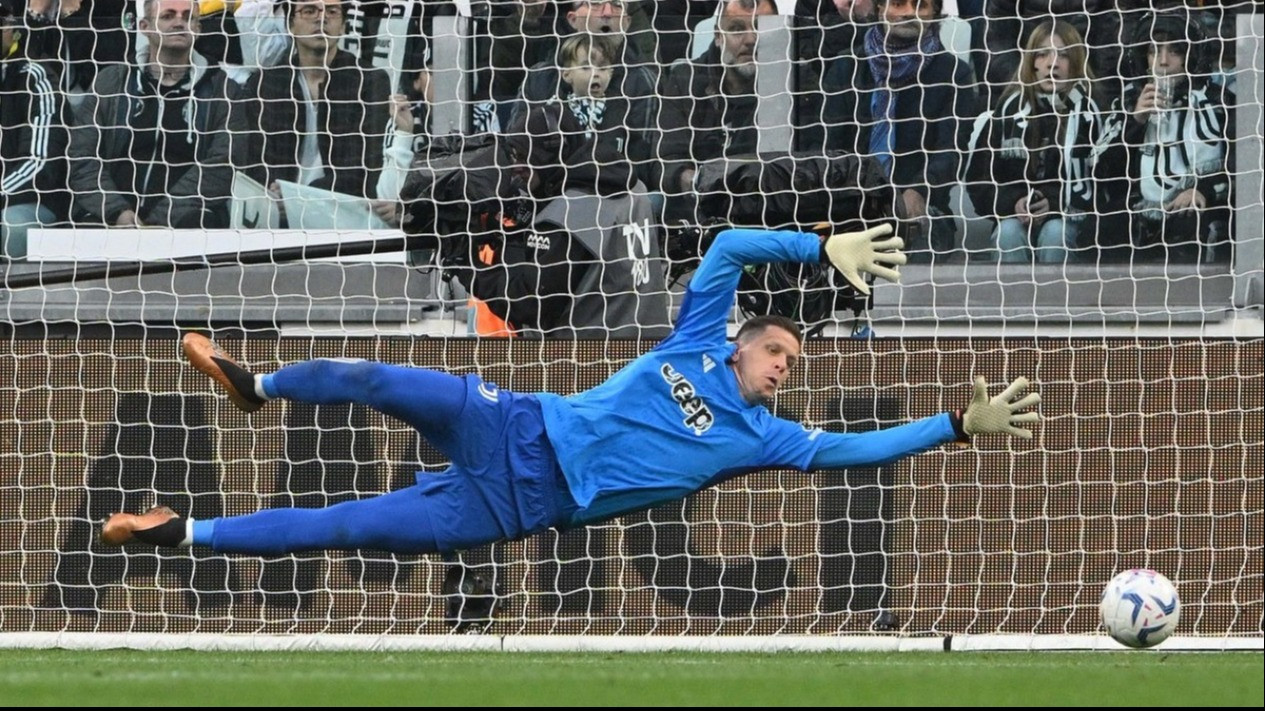 Wojciech Szczesny turun gunung demi gabung Barcelona