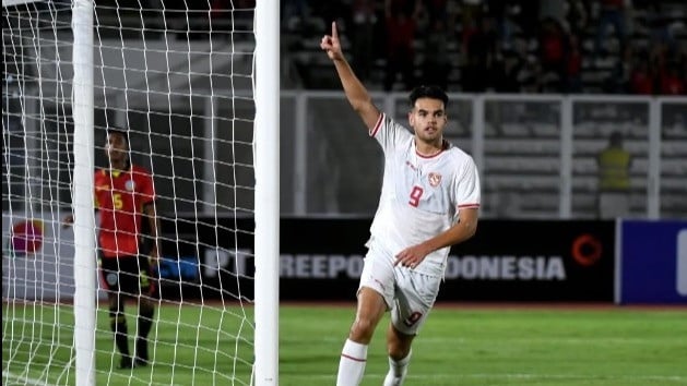 Jens Raven Buktikan Kelas di Hadapan Shin Tae-yong, Sang Striker Timnas Indonesia U-20 Pantas Naik Kelas ke Tim Senior?
            - galeri foto