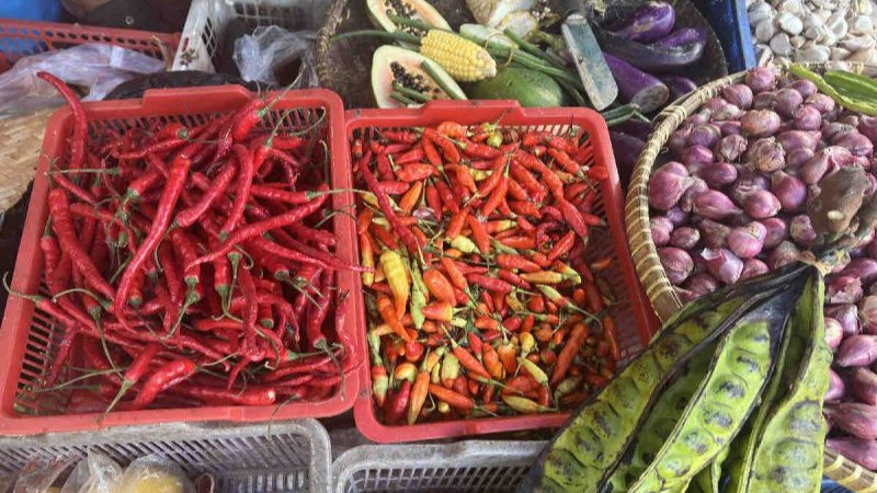 Emak-Emak Wajib Tahu, Harga Cabai Makin Pedas tapi Harga Harga Daging Sapi Turun