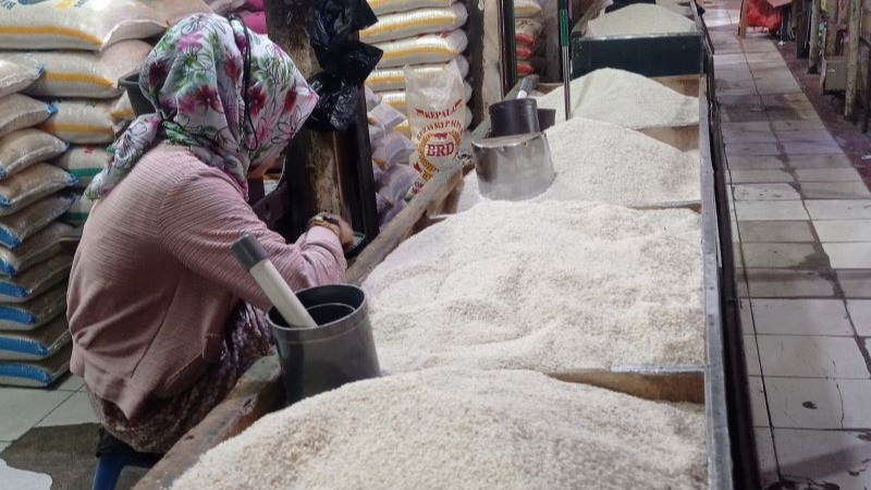 Emak-Emak Wajib Tahu, Harga Cabai Makin Pedas tapi Harga Harga Daging Sapi Turun