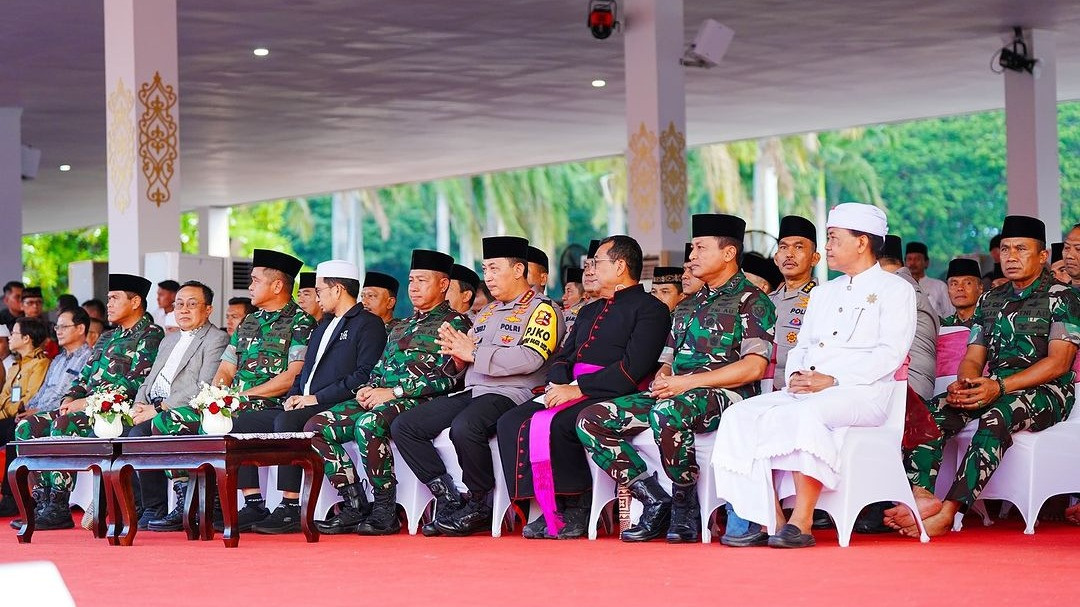 Kapolri Jenderal Pol. Listyo Sigit Prabowo acara doa bersama lintas agama dalam rangkaian perayaan HUT ke-79 TNI 2024.