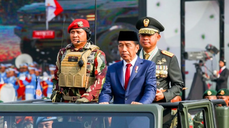 Jokowi di HUT ke-79 TNI