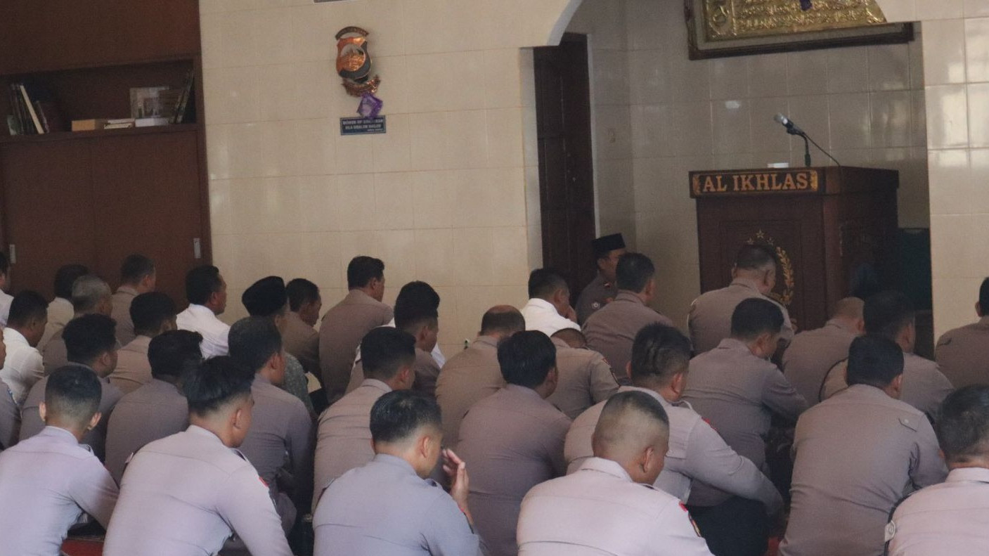 Suasana shalat gaib untuk almarhum di Mapolres Boyolali