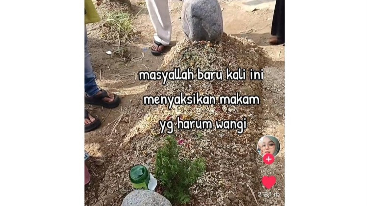 Makam Nia Kurnia Sari alias gadis penjual gorengan di Padang Pariaman keluarkan aroma harum