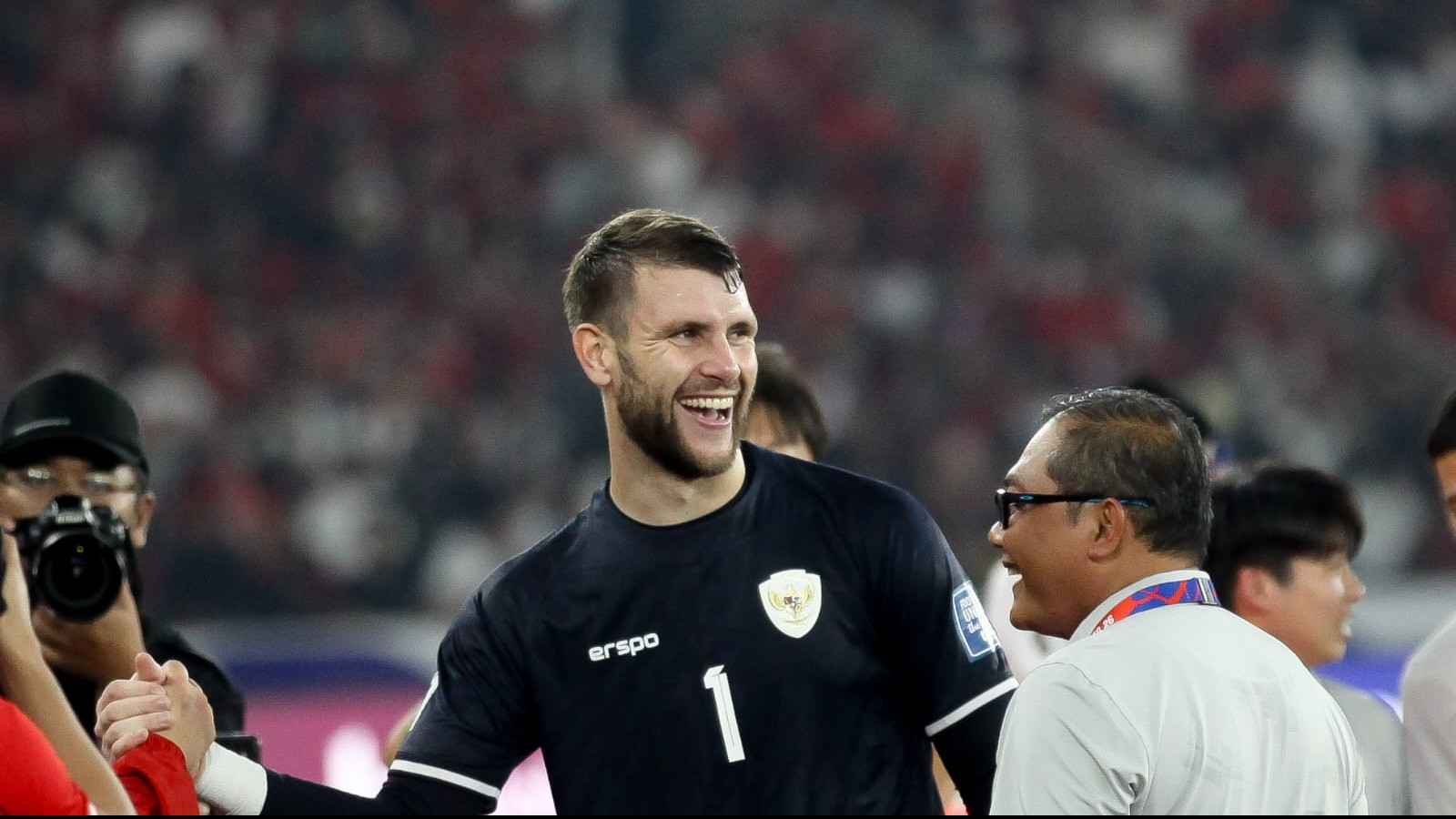 Kiper Timnas Indonesia, Maarten Paes saat Perkuat Skuad Garuda