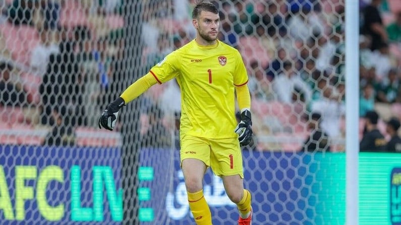 Kiper Timnas Indonesia Maarten Paes hanya bisa melongo pada gol pertama Bahrain