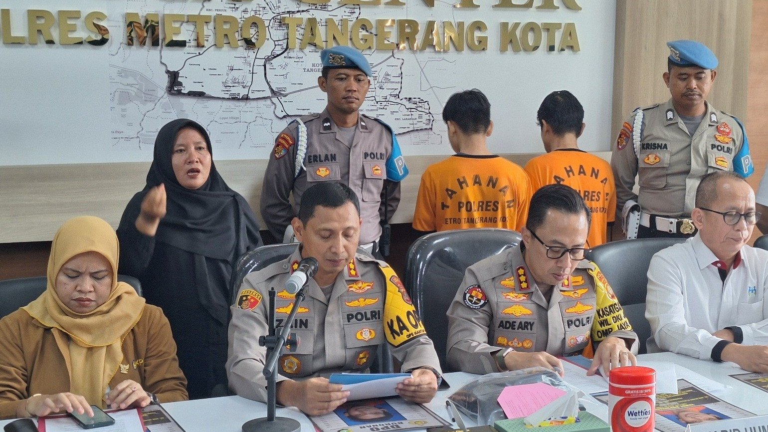 Tersangka kasus pencabulan anak di panti asuhan Darussalam Annur Tangerang.