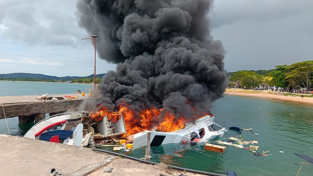 Speadboat Milik Calon Gubernur Maluku Utara Beny Laos Terbakar, Lima Orang Meninggal