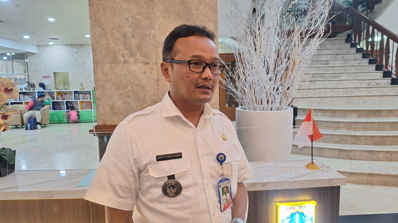 Lurah Pejaten Barat, Asep Ahmad Umar