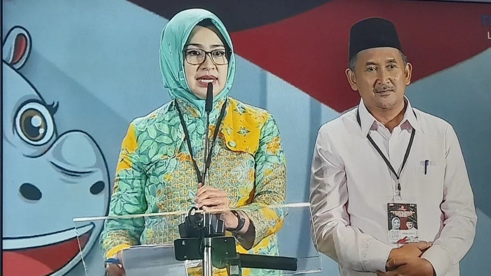 Pasangan Pilkada 2024 Banten, Airin Rachmi Diany - Ade Sumardi saat sesi debat