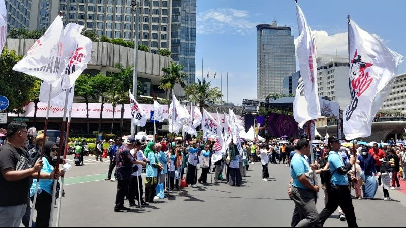 Relawan Prabowo berkumpul di Bundaran Hotel Indonesia.