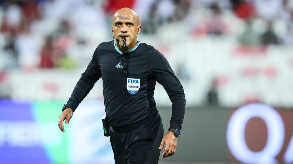 Wasit Ahmed Al Kaf yang memimpin pertandingan Bahrain kontra Timnas Indonesia di Kualifikasi Piala Dunia 2026