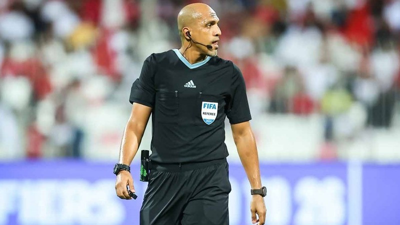 Wasit asal Oman Ahmed Al Kaf rugikan Timnas Indonesia