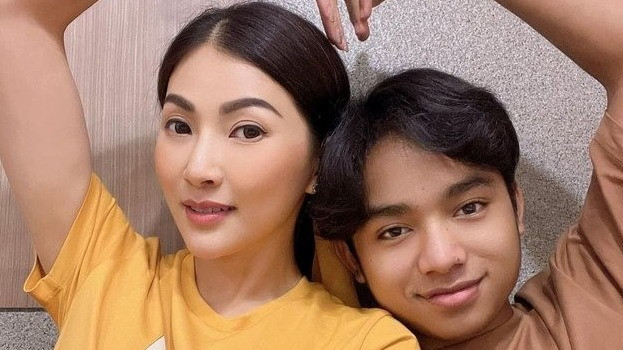 Kejujuran Sarwendah soal Betrand Peto, Akui kini Onyo Sudah Mulai Berani Bicara soal Cinta: Dia Bilang ke Aku Kalau…
            - galeri foto