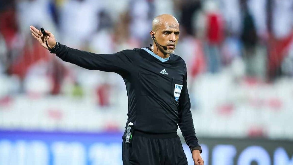 Wasit asal Oman, Ahmed Al Kaf yang memimpin laga Bahrain vs Timnas Indonesia.