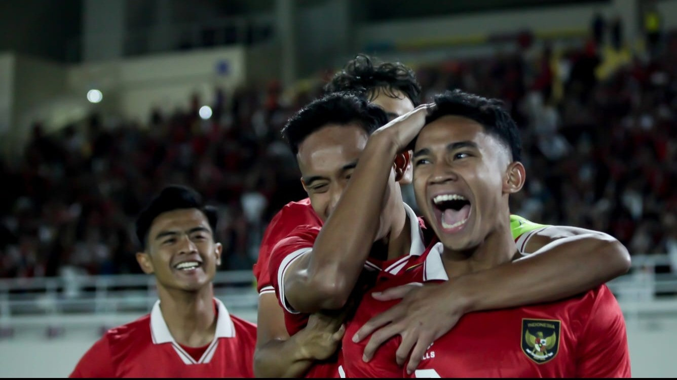 Pemain Timnas Indonesia, Marselino Ferdinan berselebrasi