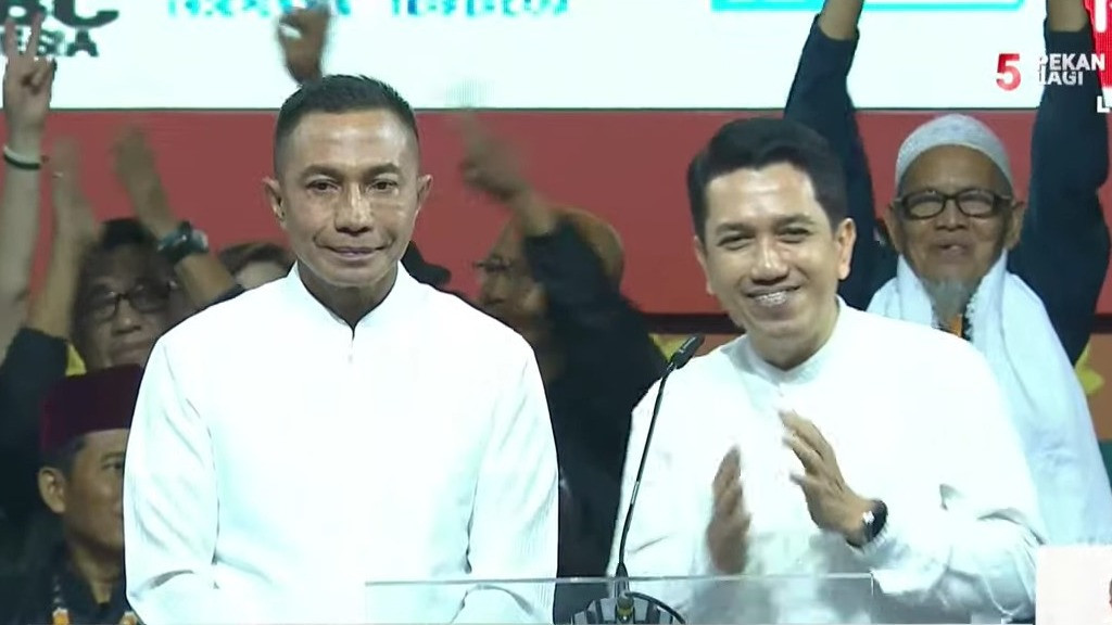 Pasangan nomor urut 2 Dharma Pongrekun-Kun Wardana dalam debat kedua Pilkada Jakarta 2024