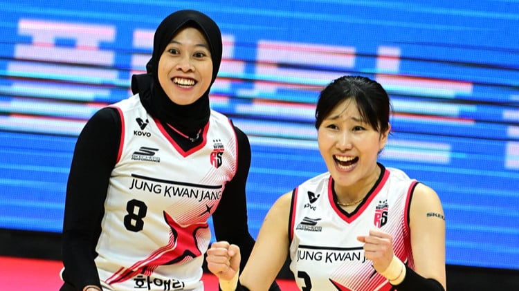 Pemain Red Sparks Megawati Hangestri dan Yeum Hye-seon