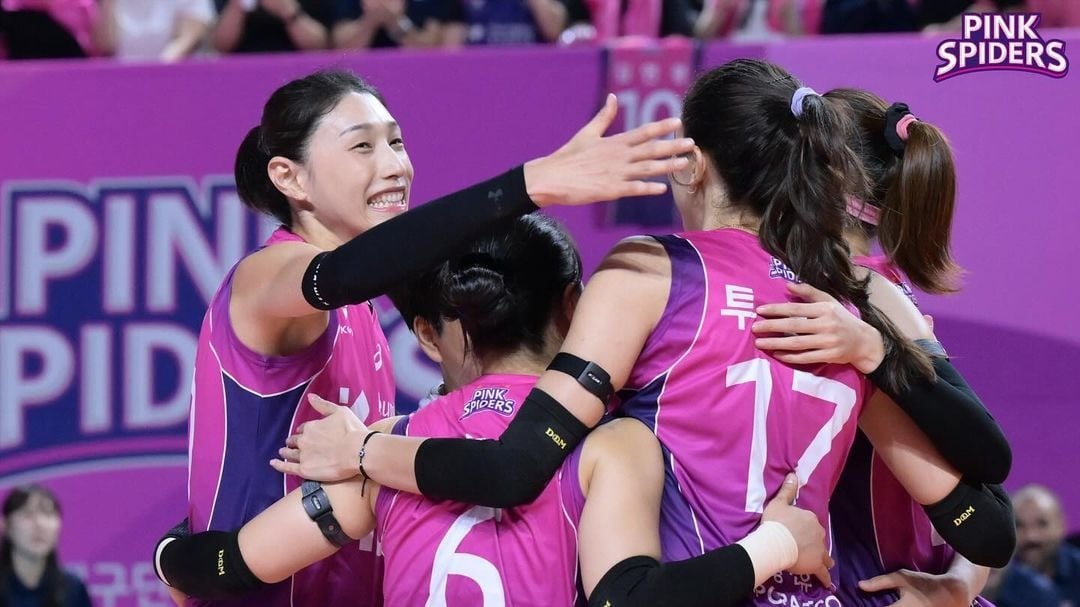 Kim Yeon-koung bersama tim Pink Spiders di Liga Voli Korea 2024-2025.