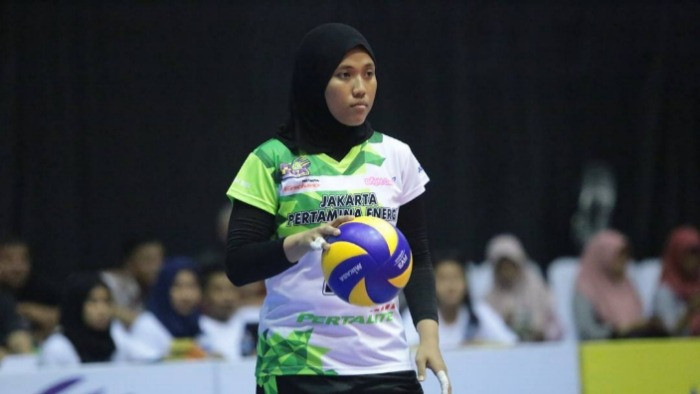 Shinta Ainni Fathurrahmi, atlet voli memakai hijab pertama kali di Proliga