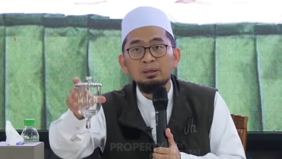 Kok Suka Ada yang Minta Air Doa ke Kyai, Memangnnya Boleh dalam Islam? Ustaz Adi Hidayat Beri Penjelasan, Ternyata itu...