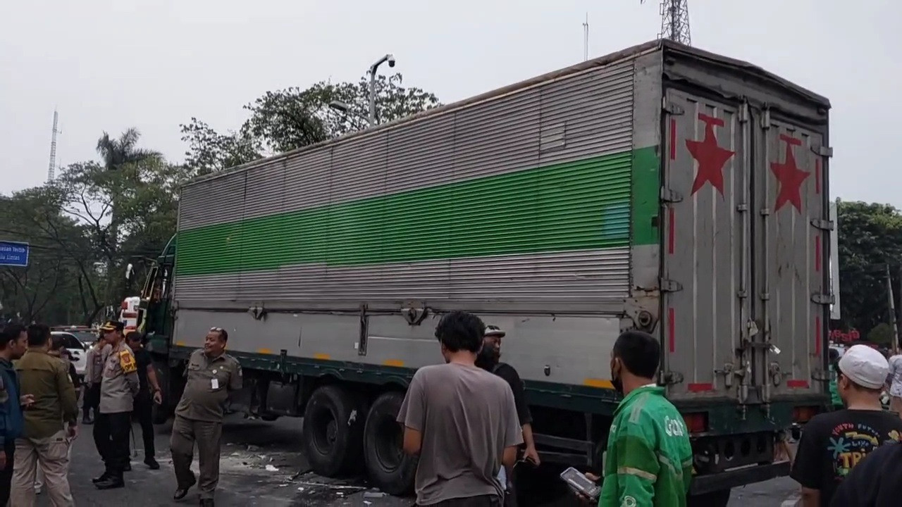 Viral Video Sopir Truk Kontainer Jadi Amukan Massa di Kota Tangerang, Polisi Ungkap Kronologinya