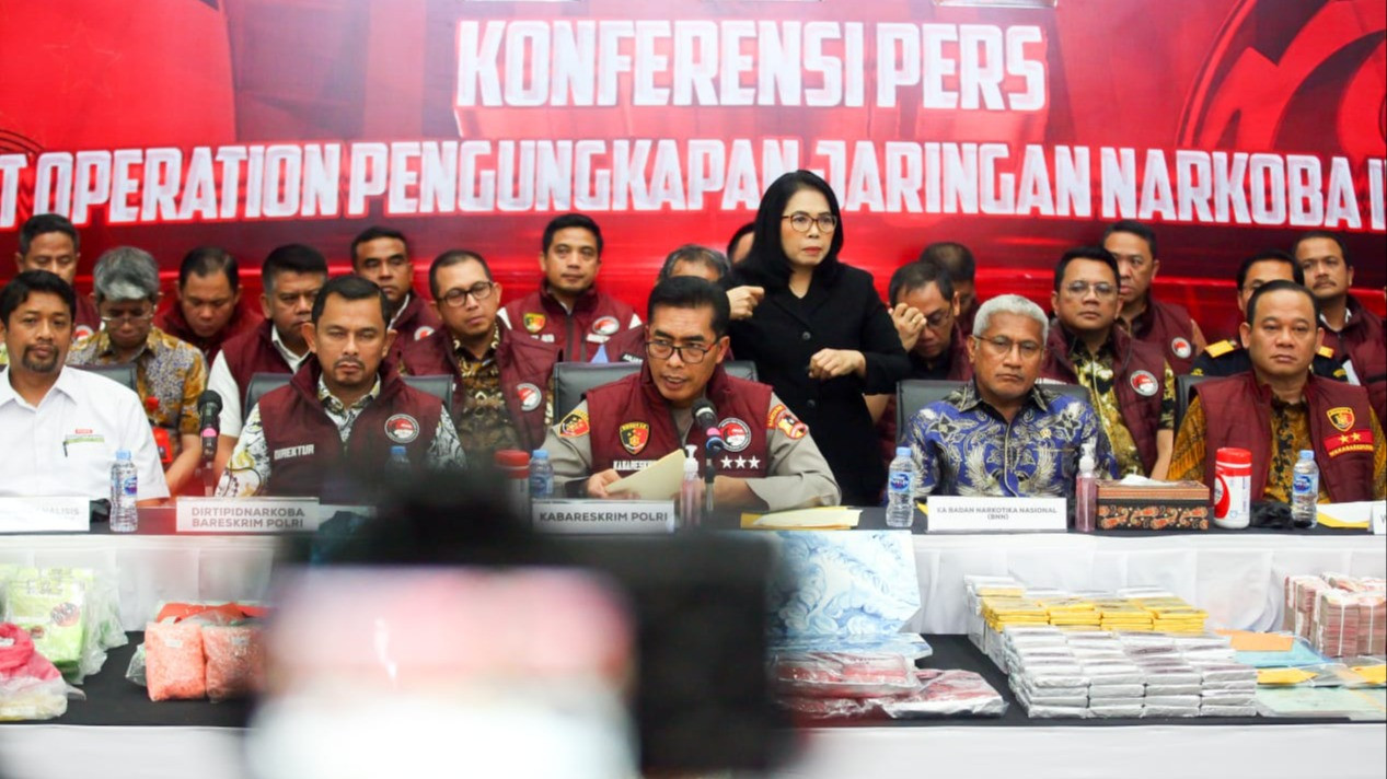 Konferensi Pers Pengungkapan Jaringan Narkoba Internasional Barang Bukti Sabu 1,07 Ton, Ganja 1,1 Ton, dan Ekstacy 357.731 Butir, di Bareskrim Polri, Jakarta Selatan, Jumat (1/11/2024)